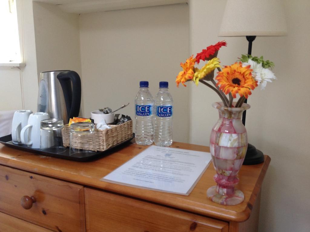 Beech Cottage B&B Бат Стая снимка